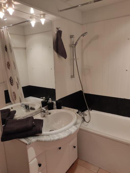 Appartement Velleron-4 Personnes Esterno foto